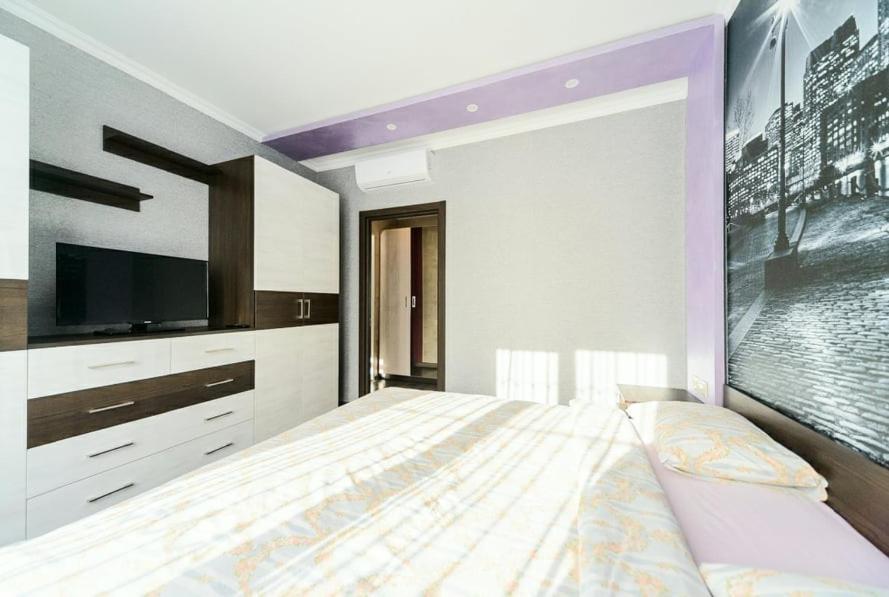 2 Rooms 75M2 Center Of Obolon Near River Side 키예프 외부 사진